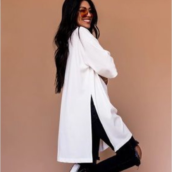 Dressed In LALA- Sold Out- Icon Mock Neck WHITE Top SIZE Medium - Picture 1 of 7